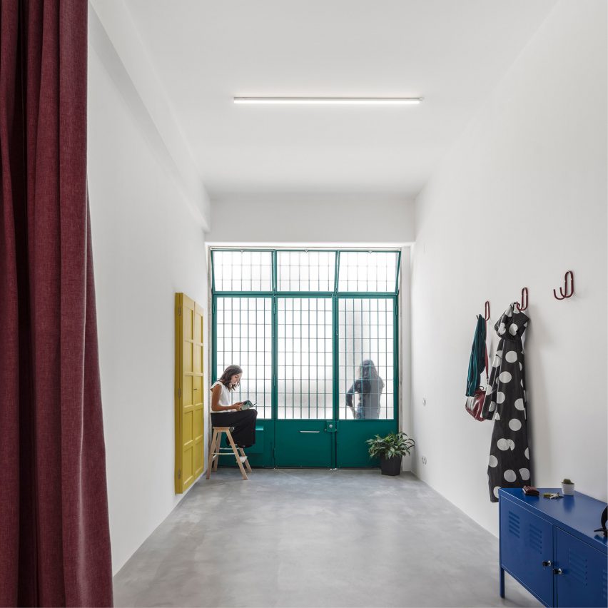 Garage house Lisbon by Fala Atelier