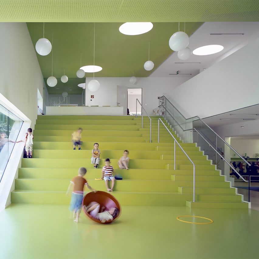 kindergarten-sighartstein-kadawittfeldarchitektur-greenery-pinterest-dezeen-col