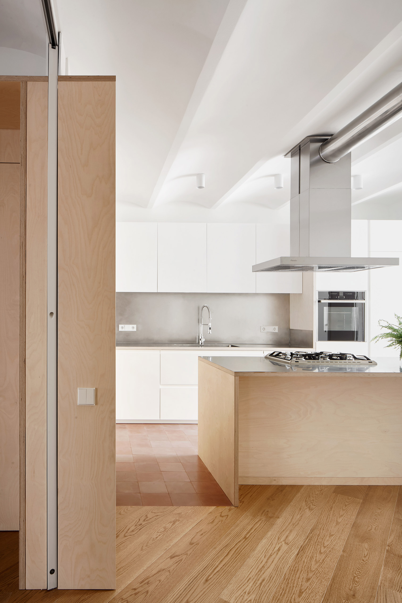 mitre-apartment-bajet-girame-architects-interior-apartment-residential_lr_dezeen_1704_col_7
