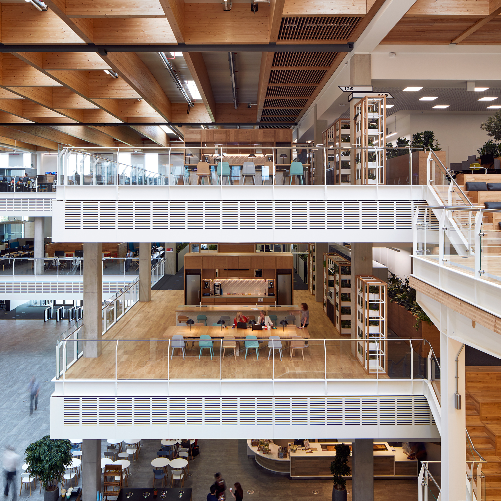 Amanda Levete and PLP Architecture create Sky headquarters for London