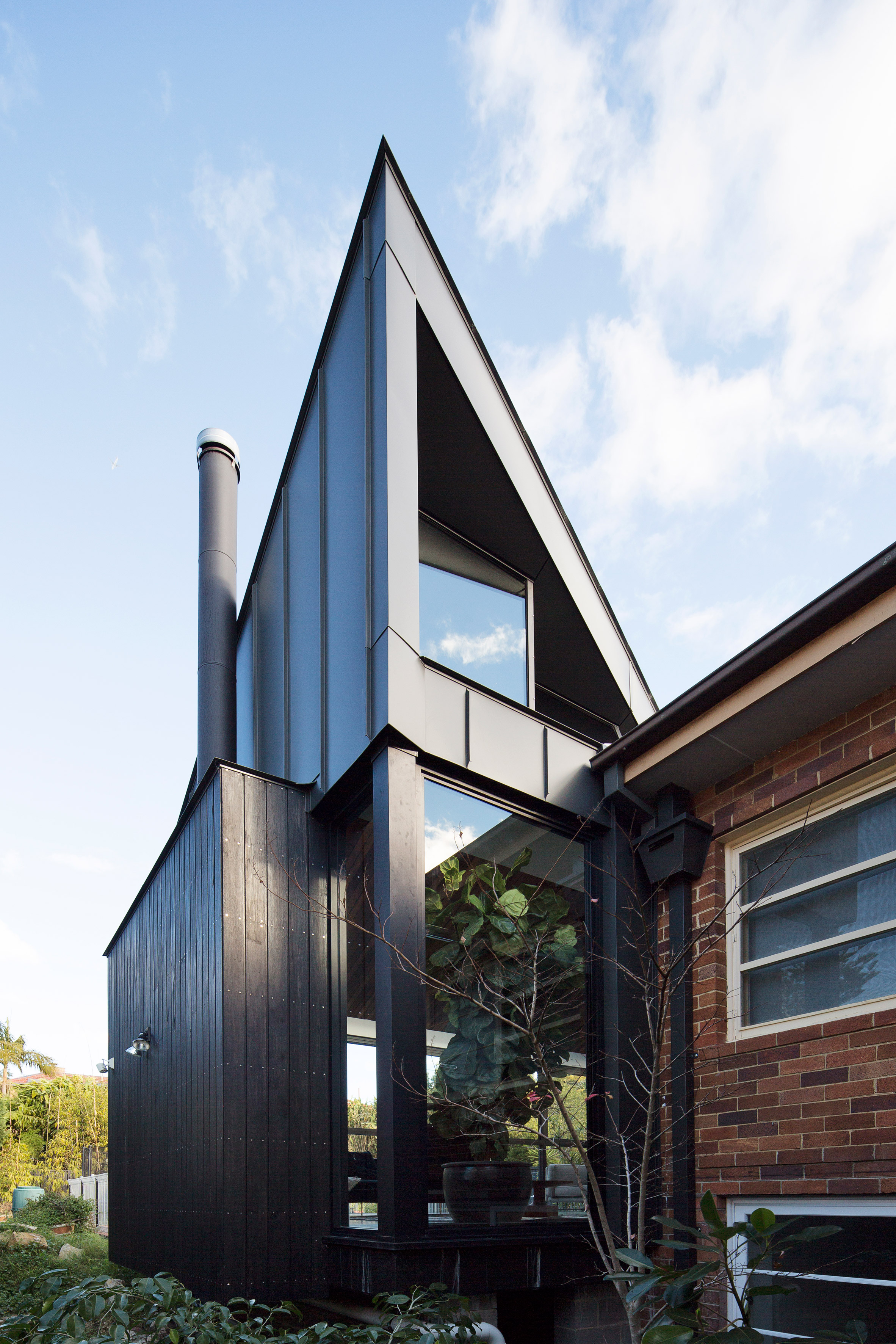 skylight-house-nick-bell-design-architecture-residential-australia_dezeen_2364_col_2