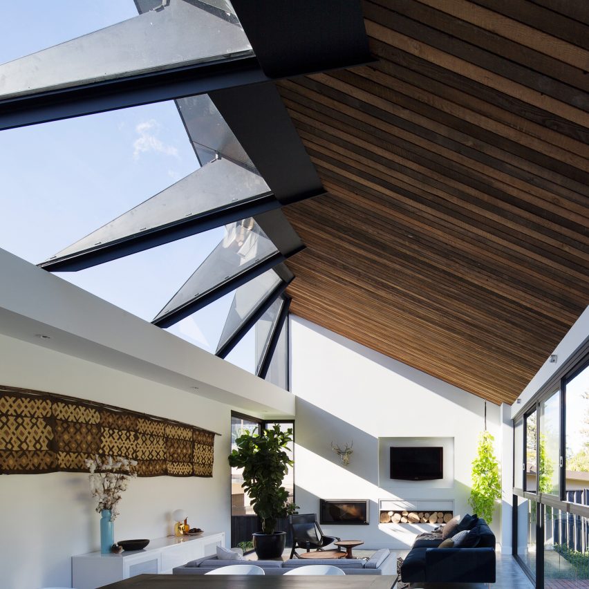 skylight-house-nick-bell-design-architecture-residential-australia_dezeen_sqa