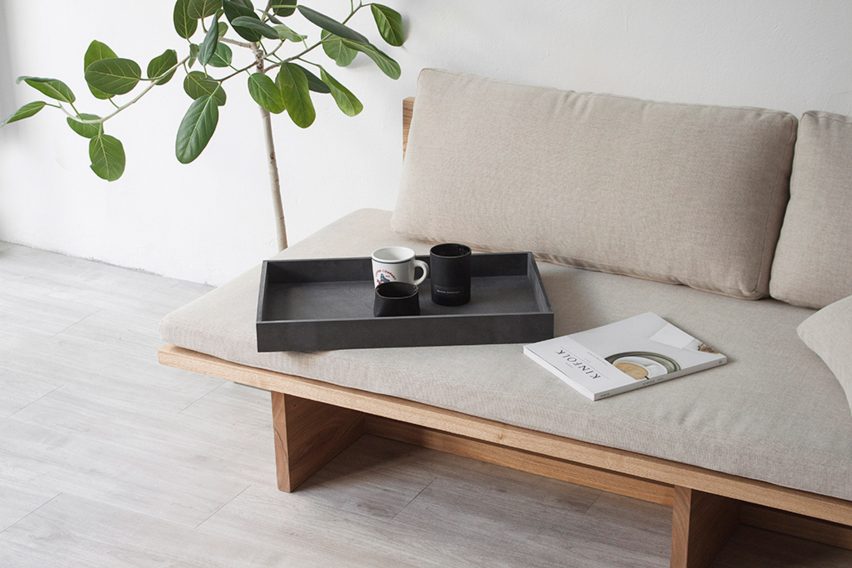 blank-daybed-sofa-cho-hyung-suk-design-studio-munito-design-furniture-_dezeen_2364_col_0