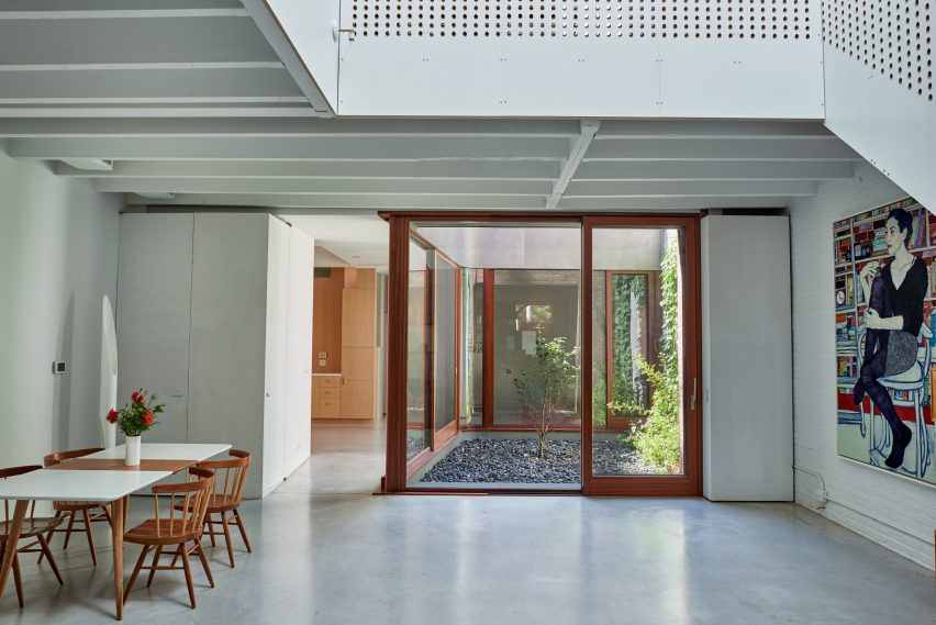 Clinton Hill Courtyard House by O'Neill McVoy