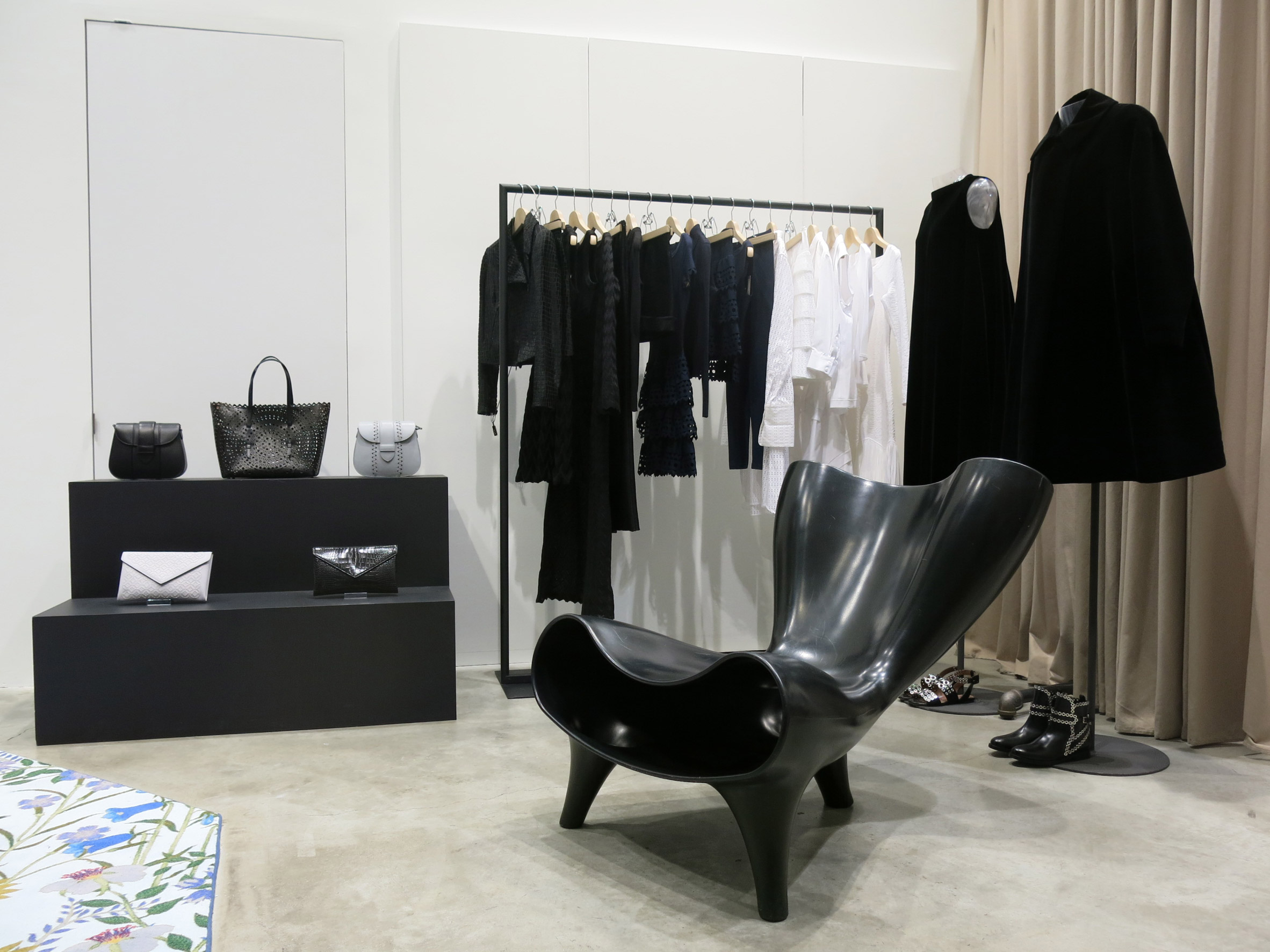 dover-street-market-ny-overhaul-showrooms-interiors-fashion_dezeen_2364_col_38