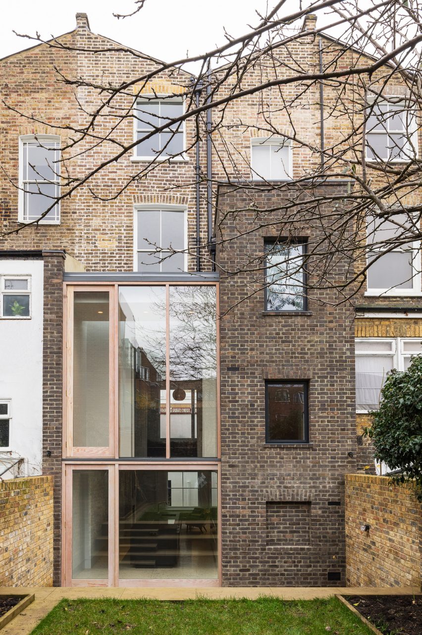 florence-street-gundry-ducker-architecture-residential-houses-london-extensions_dezeen_2364_col_11