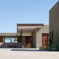 Accessible Arizona home by Ibarraro Rosano is lifted above the desert landscape