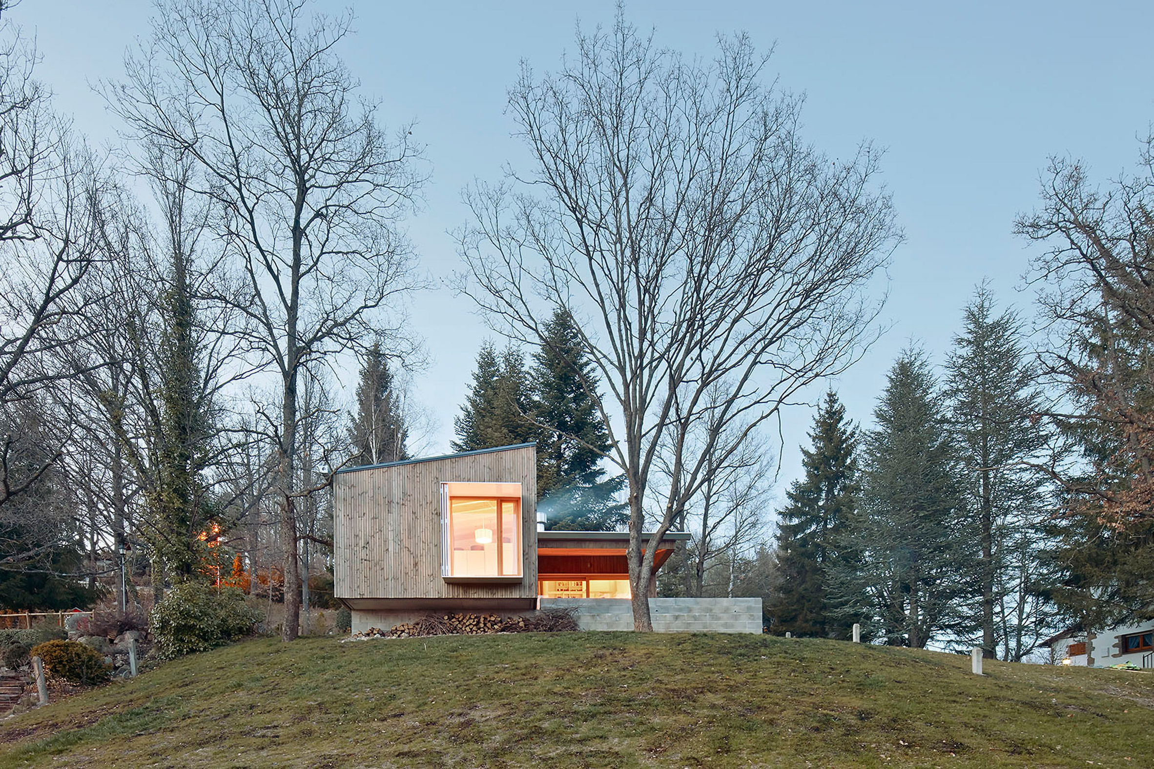 prefab-cottage-pyrenees-marc-mogas-architecture-residential_dezeen_2364_col_2