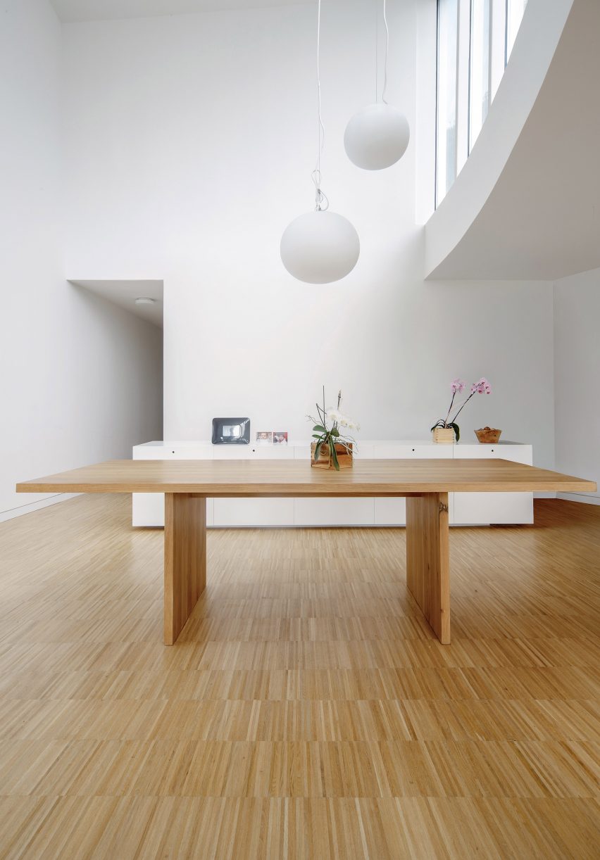 roteta-house-estudio-pena-ganchegui-architecture-spain-residential_dezeen_2364_col_1