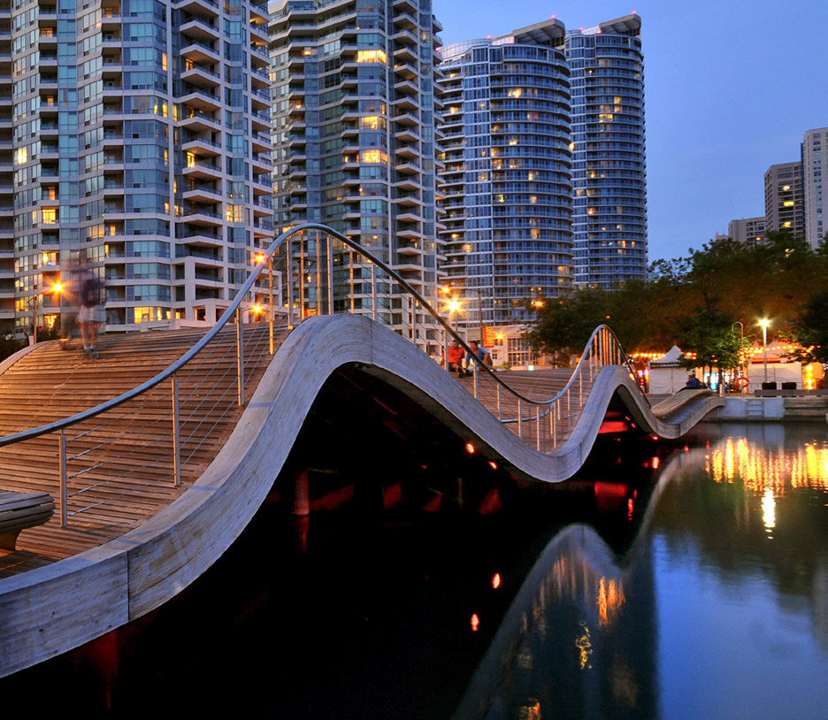 WaveDecks by Roger du Toit, photograph by Waterfront Toronto