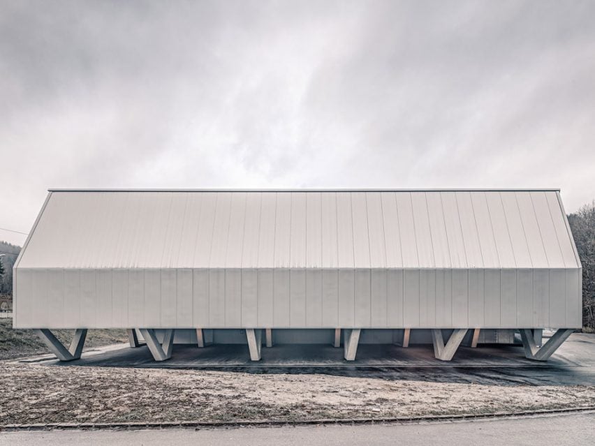 Badminton Hall Langnau by Jan Henrik Hansen Architects
