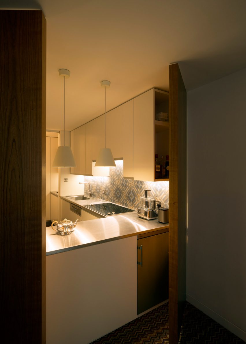 Barbican flat by Azman Architects
