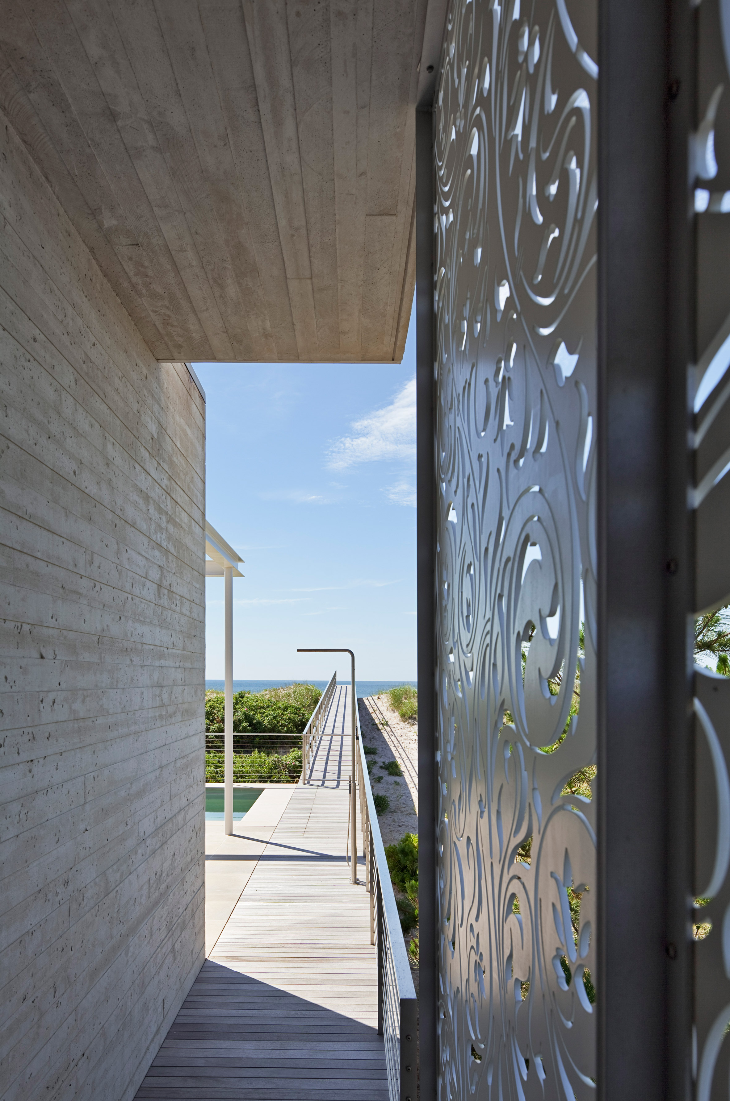 Hamptons Beach House by Aamodt Plumb