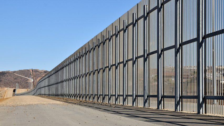 US/Mexico border fence at El Paso, TX