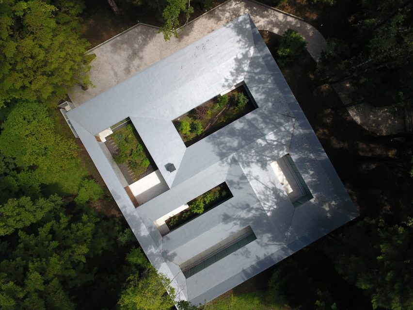 It is a Garden house by Megumi Matsubara & Hiroi Ariyama
