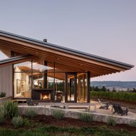 Oregon wine tasting room by Lever Architecture embraces fertile landscape