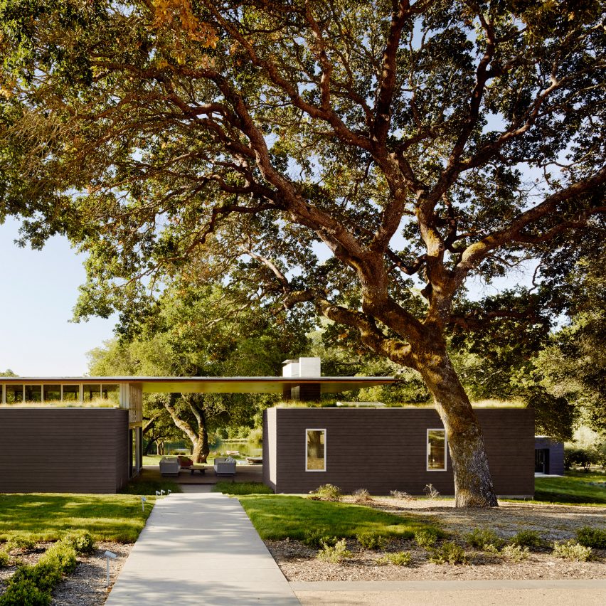 Sonoma Residence by Turnbull Griffin Haesloop Architects, photograph by Matthew Millman