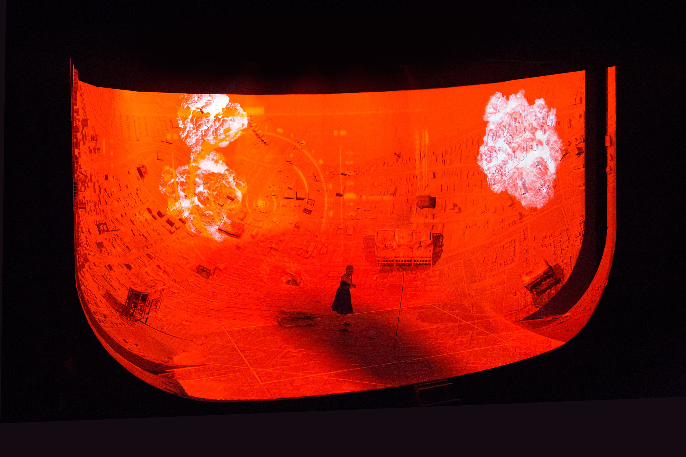 Es Devlin creates bowl-shaped set as backdrop for virtual reality