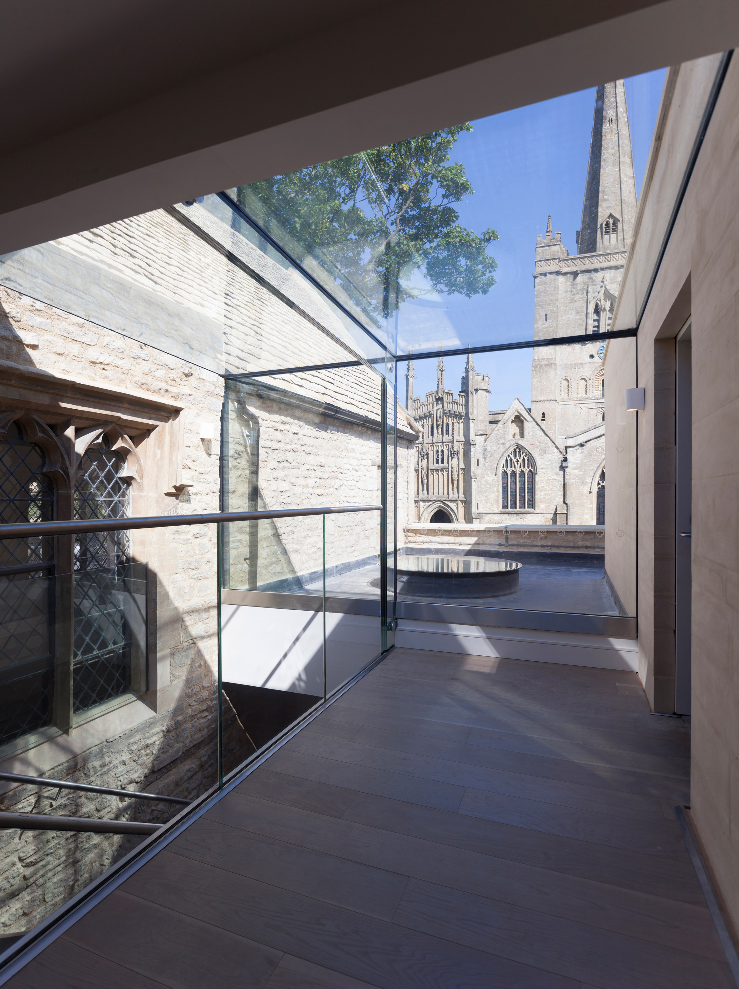 Warwick Hall by Acanthus Clews Architects