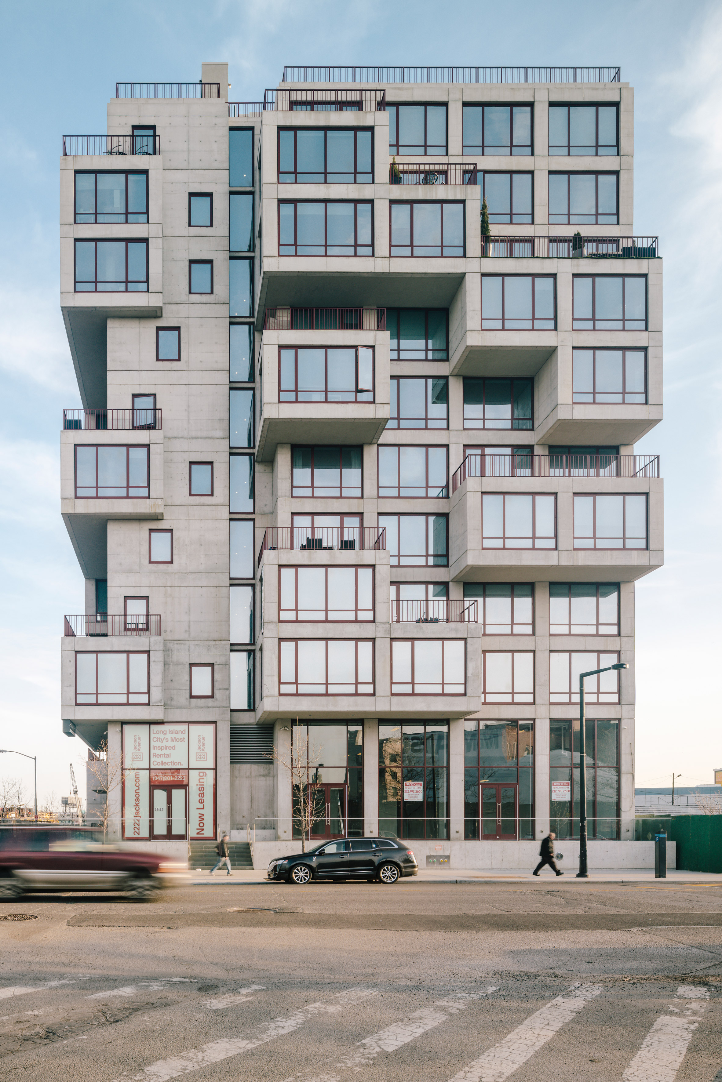 ODA completes "pixelated" luxury condo building in Queens