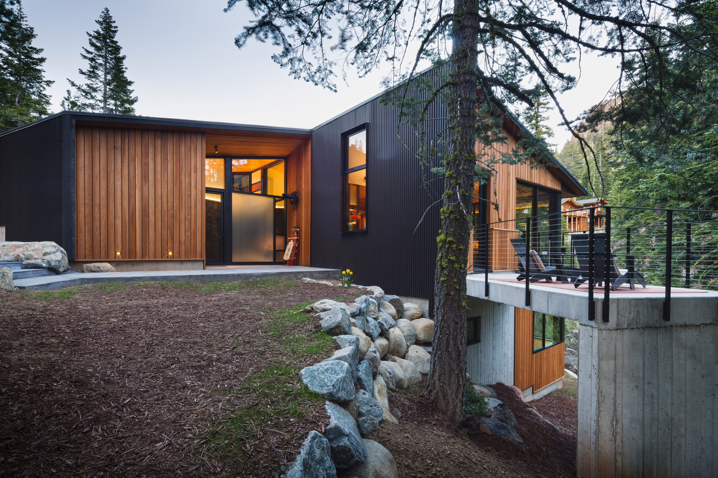 Alpine Meadows Cabin by Studio Bergtraun