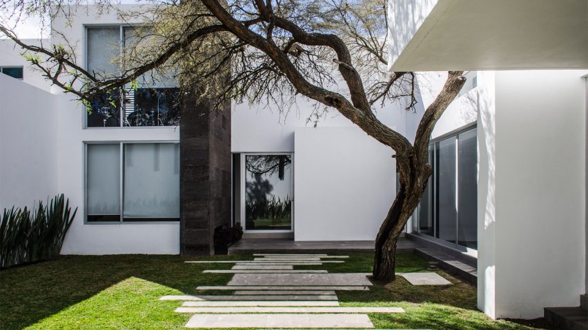 Casa Mezquite by BAG Arquitectura
