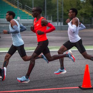 Verter Loco distancia Athletes wear custom-engineered Nike trainers in attempt to break two-hour  marathon barrier