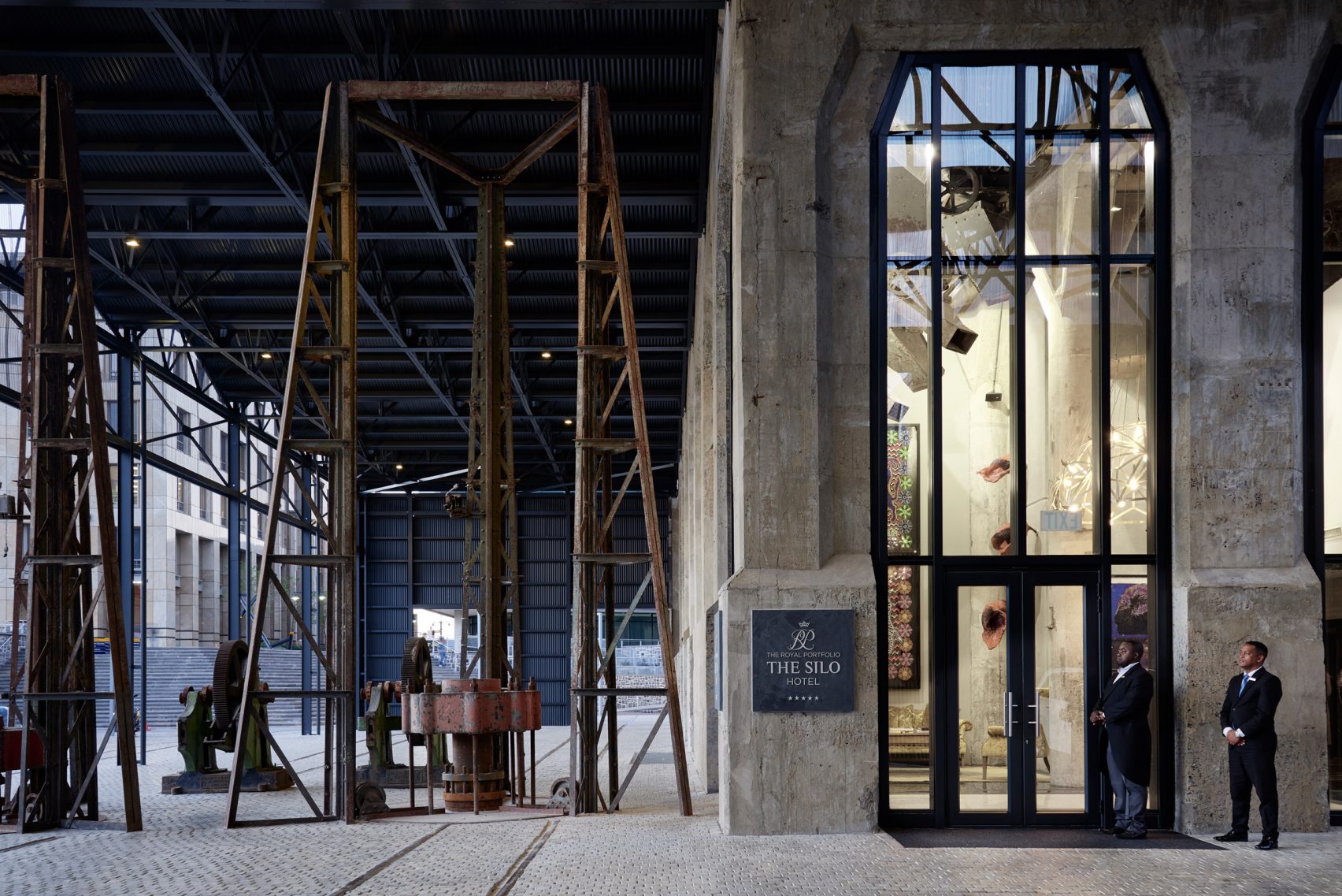 Luxury Hotel Opens Inside Thomas Heatherwicks Converted Grain Silo In Cape Town 9700