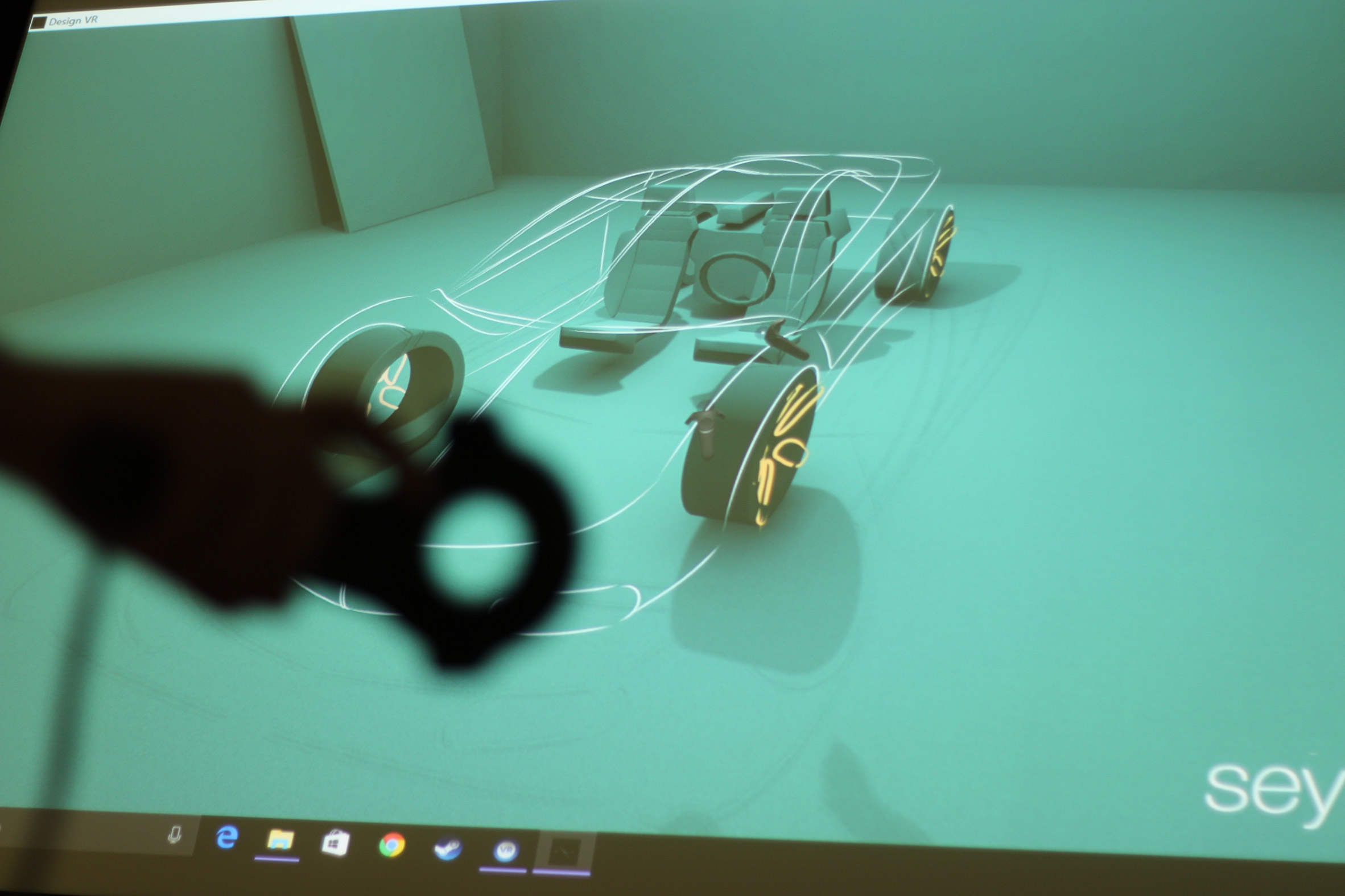 Seymourpowell demos VR software for collaboratively designing cars
