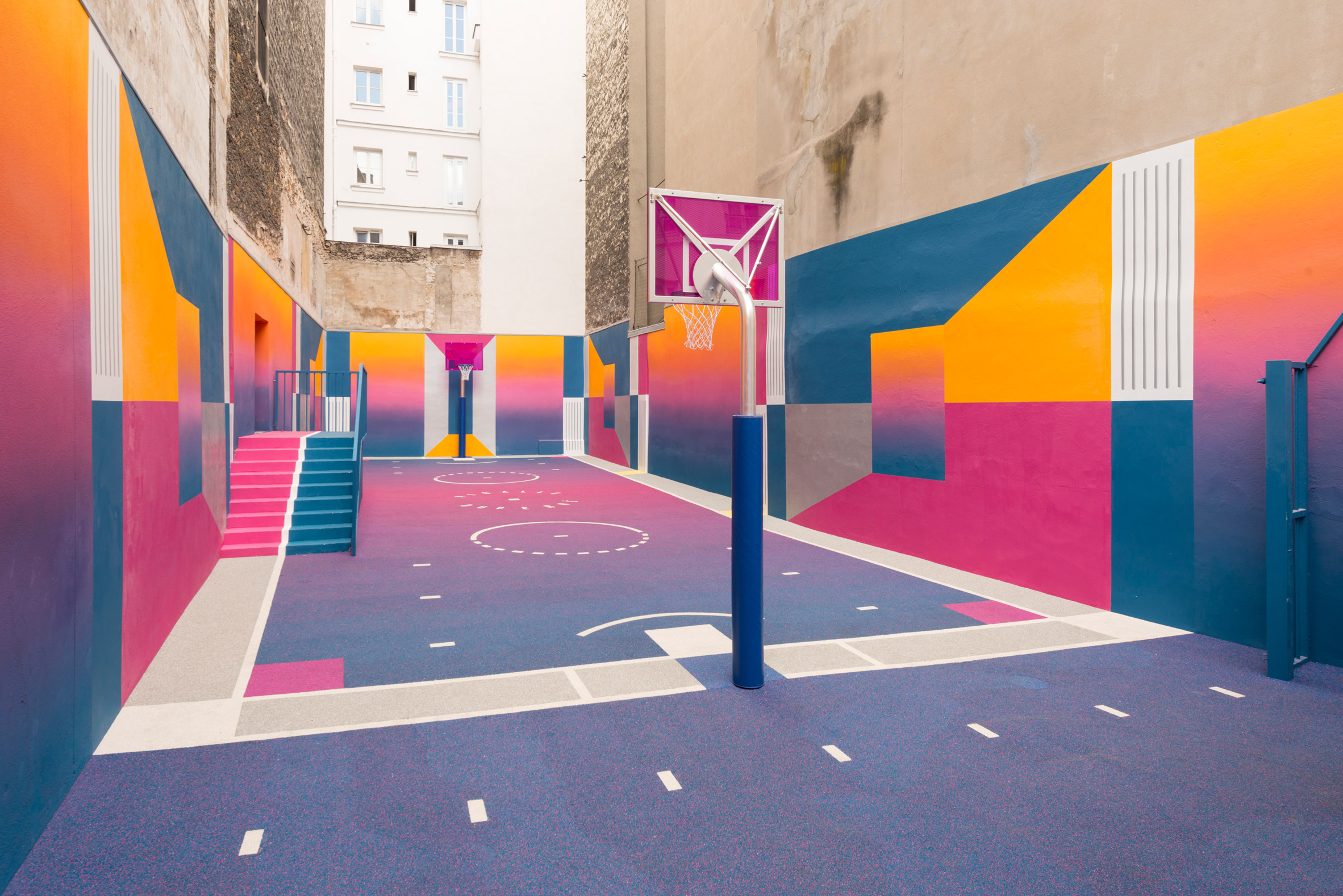 Polar Domar accesorios Colourful Paris basketball court updated with new hues
