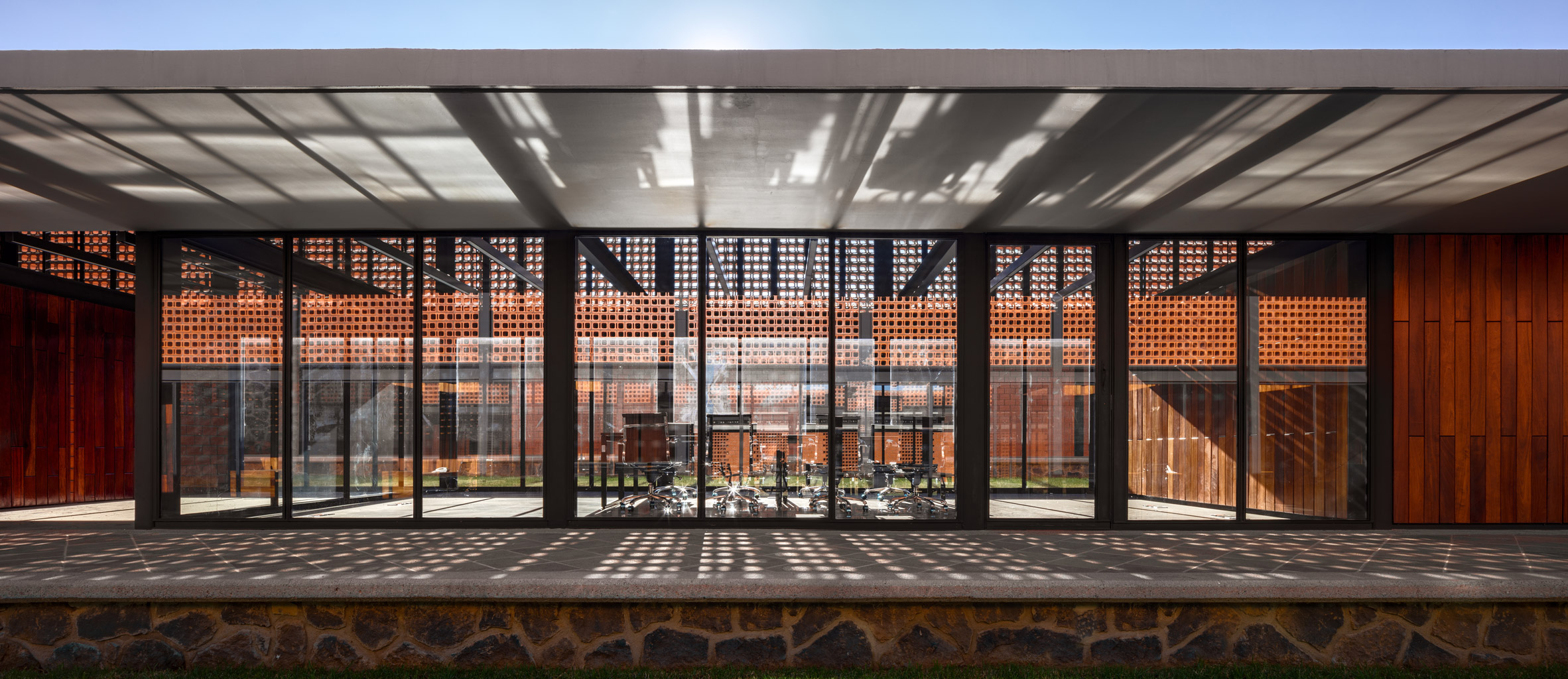 Gardens Separate Rooms Wrapped In Brick Stone And Wood At Mexican Courthouse