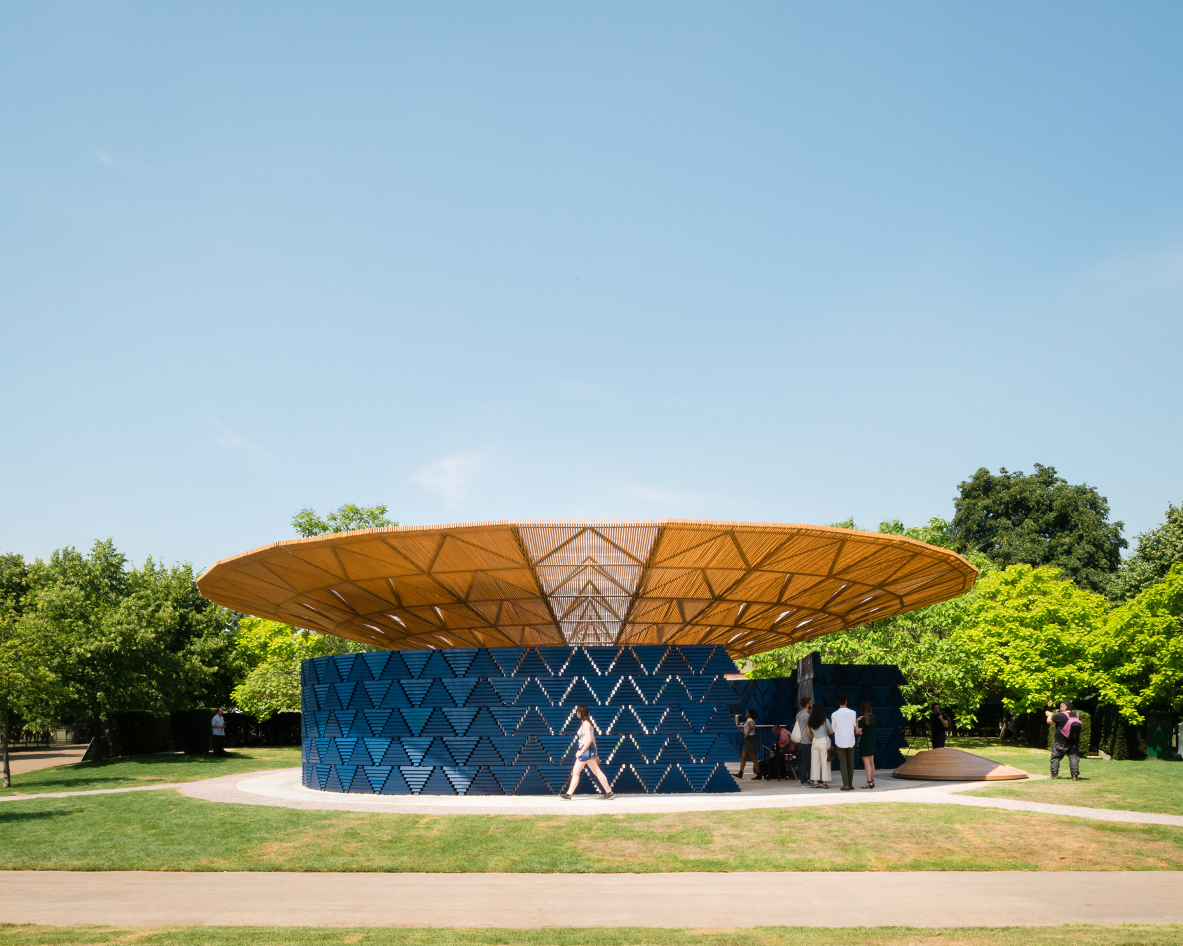 Serpentine Pavilion by Jim Stephenson
