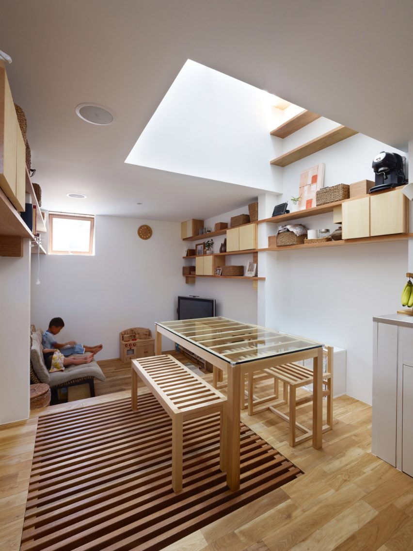 Tiny House in Kobe by FujiwaraMuro Architects