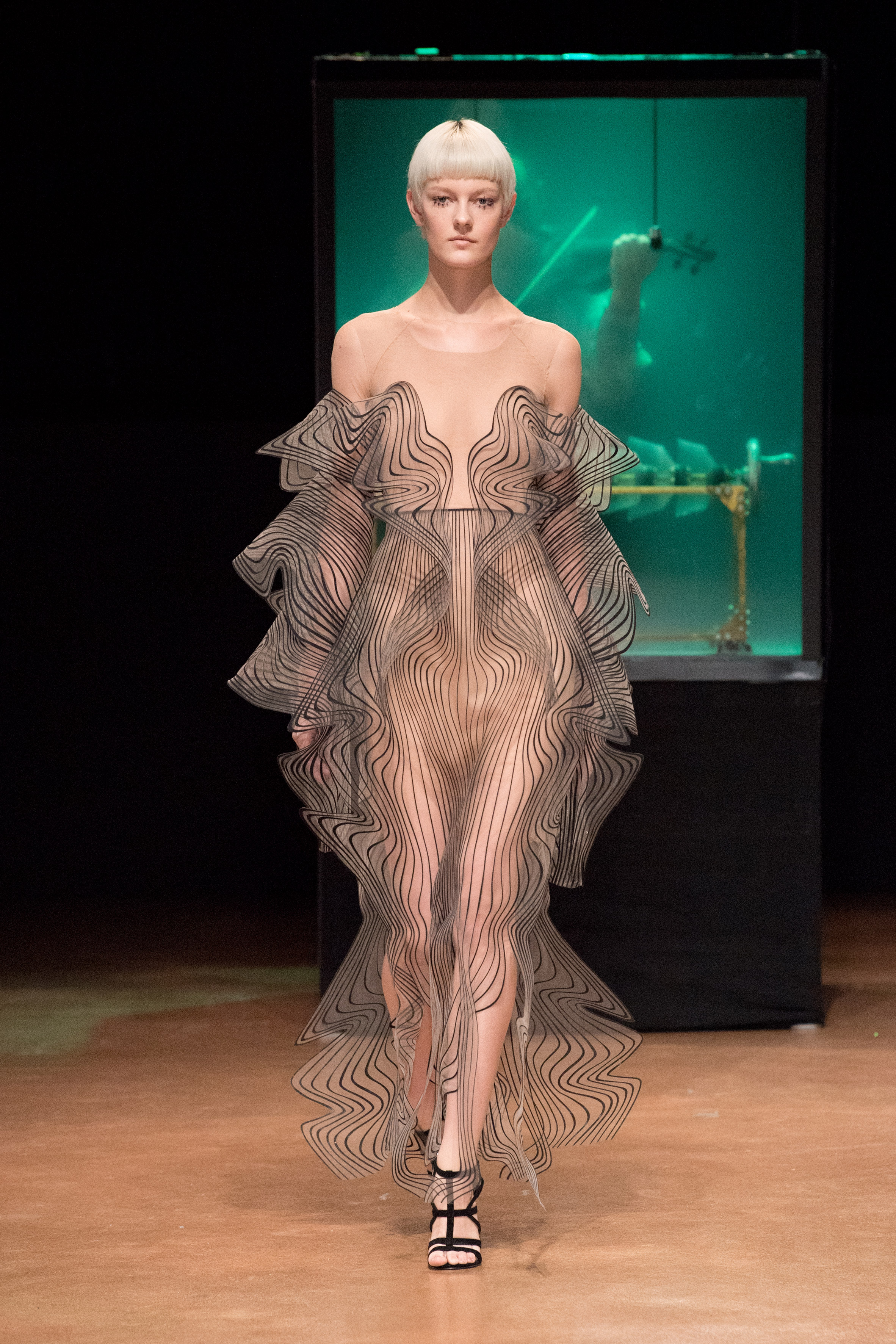 Aeriform couture collection by Iris van Hepen