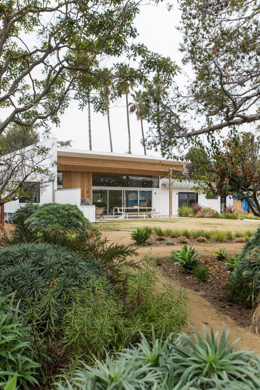 Malibu Beach House by Bestor Architecture
