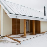 Summer house in Raubichi by Zrobym Architects