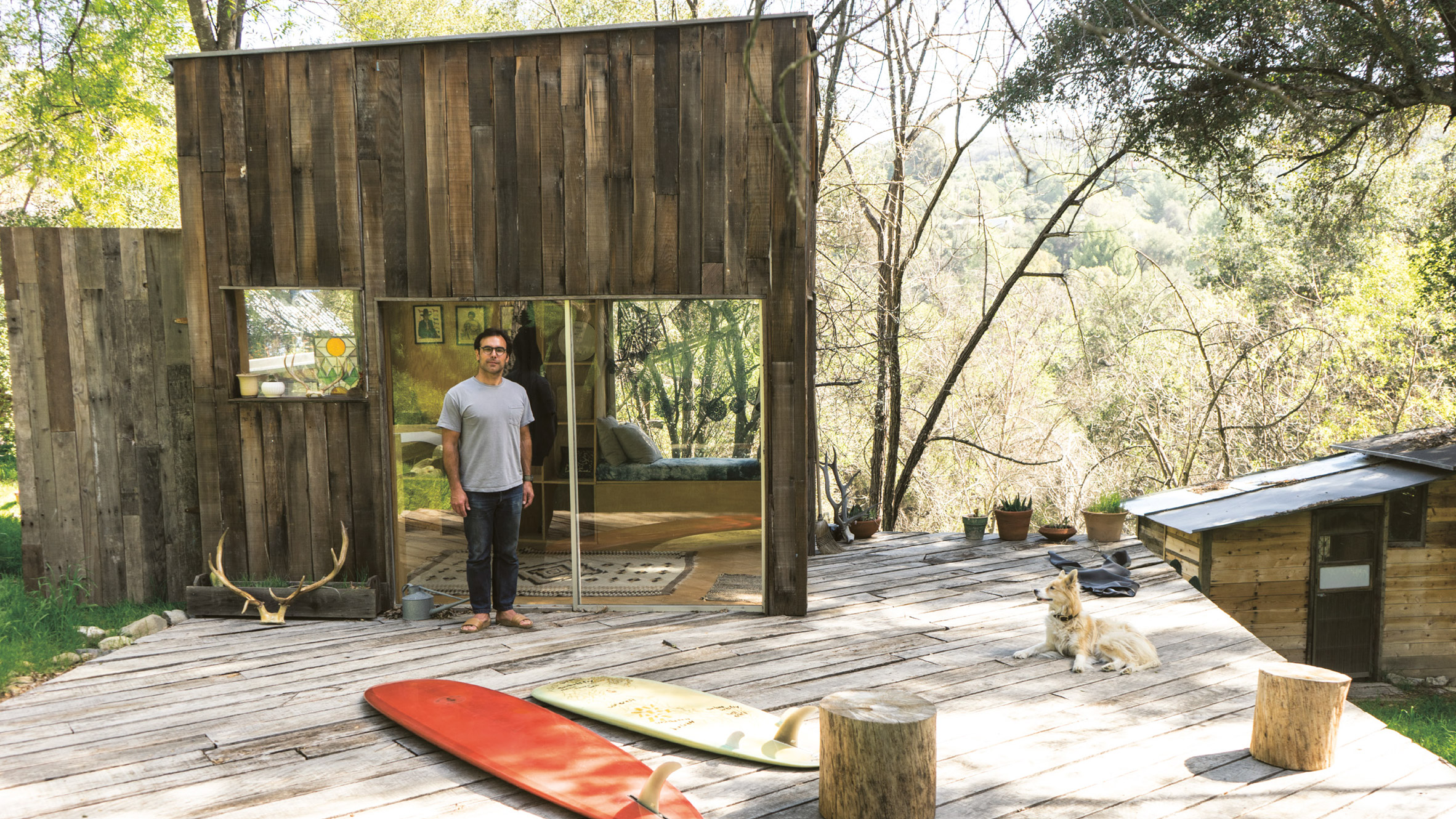 Surf shack. Пляжный домик серферов. Дом серфера. Surf Shacks. Съемочная площадка домик серфинг.