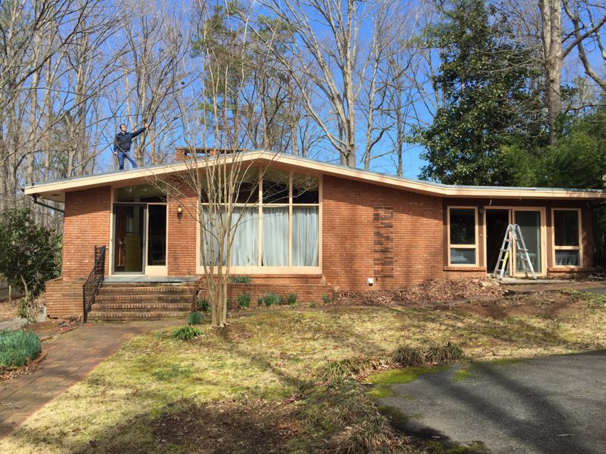 American firm In Situ Studio revives midcentury modern home in North Carolina