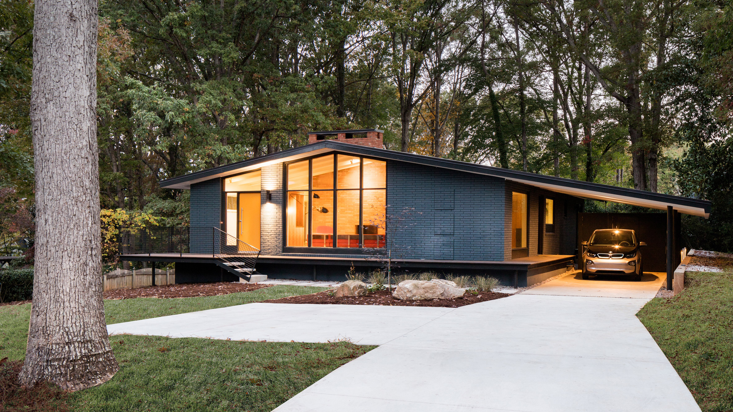 In Situ Studio revives midcentury modern home in Carolina