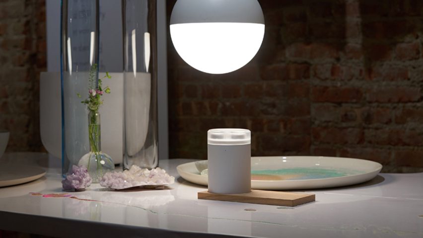 Smart aroma diffuser by Pium