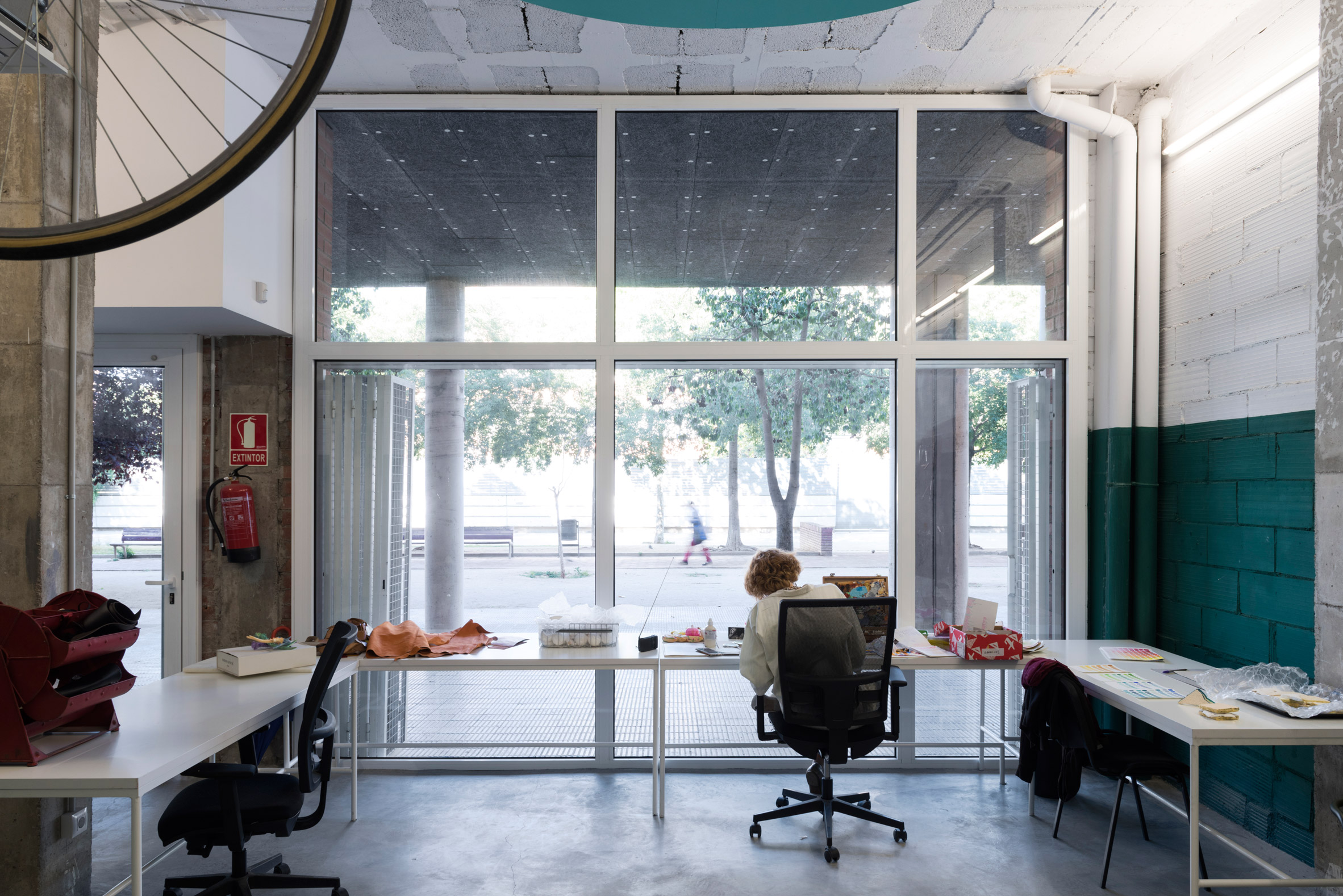 Sinergics Co Working Spaces In Barcelona Showcase Low Budget