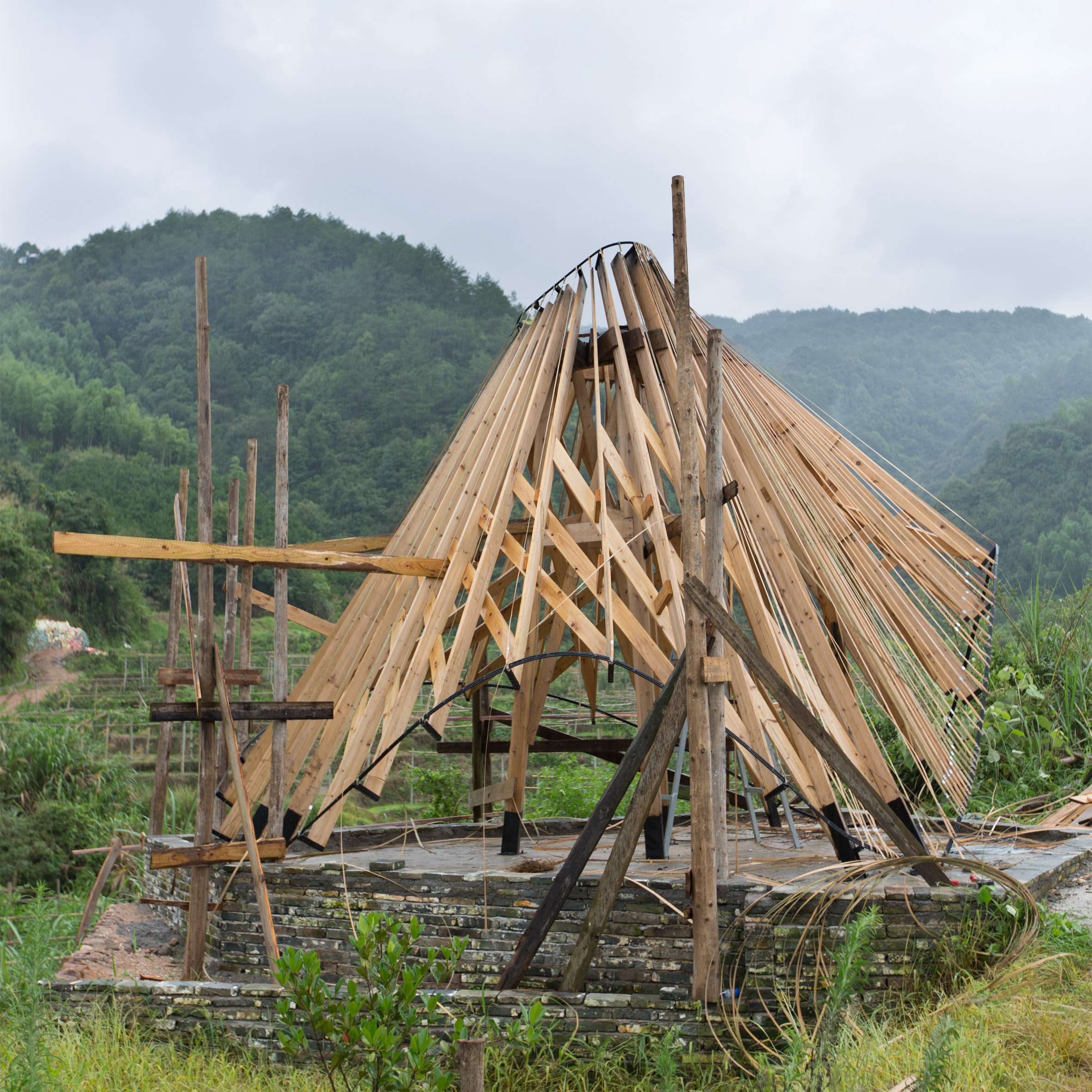 University of Hong Kong students build Sun Room for farmers of China's Peitian village
