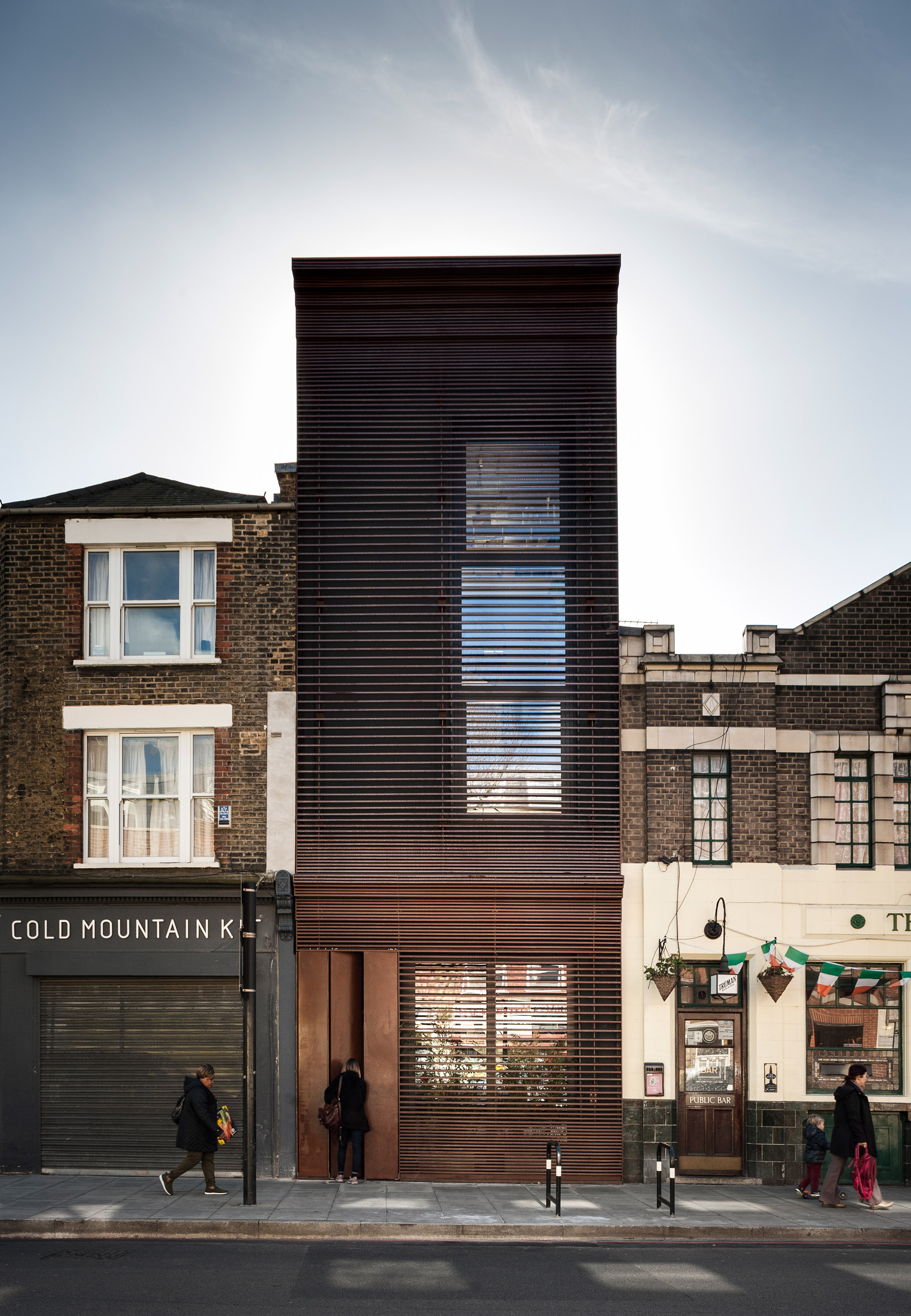 Slatted-steel facade allows partial views into jewellery workshop by DSDHA