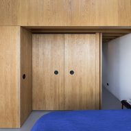 Francisco Sutherland Architects insert an oak structure into a Barbican flat