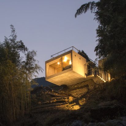 cliff-house-planet-creations-architecture-residential-japan_dezeen_sq-1-411x411.jpg
