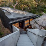 Glenn Murcutt covers bushland home in zinc panels to protect it against wildfires