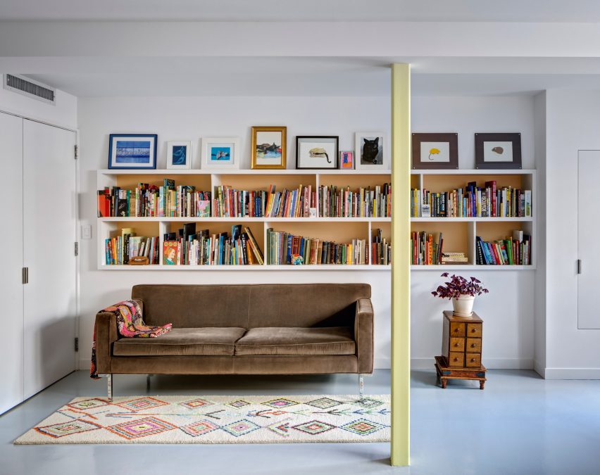 House for Booklovers and Cats by BFDO Architects