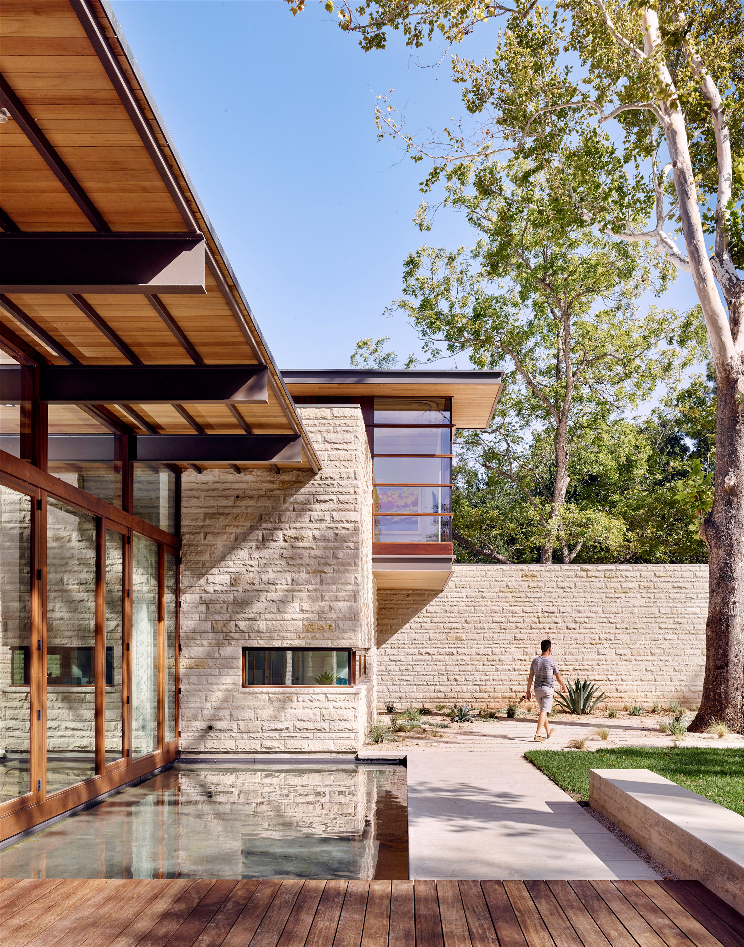 Lake Austin Residence by A Parallel Architecture