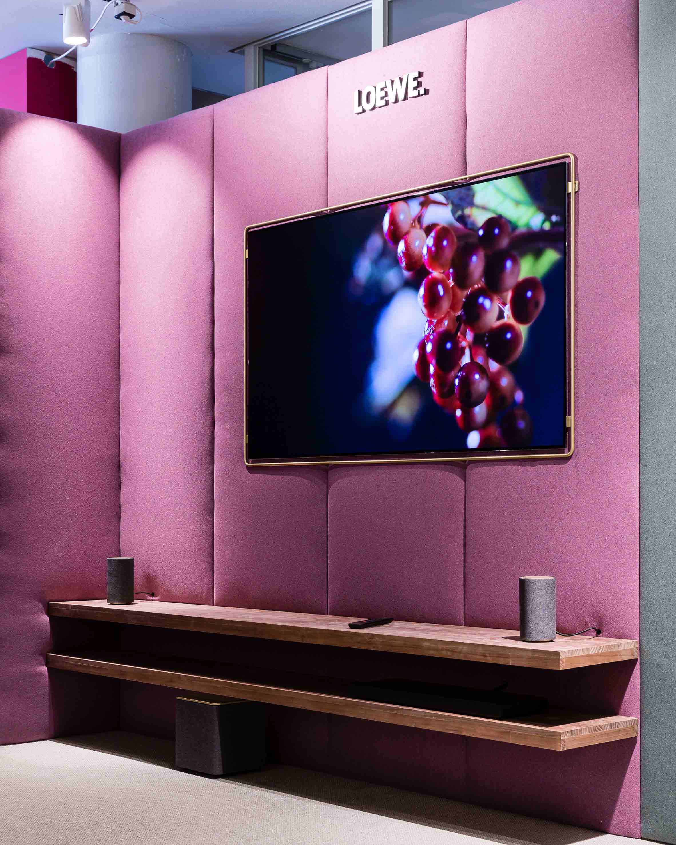 Loewe Bild X television concept by Bodo Sperlein