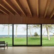 Michigan Lake House by Desai Chia Architects